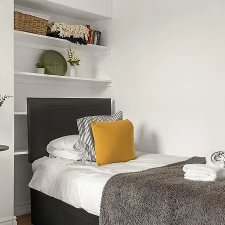 Station House - Long - York