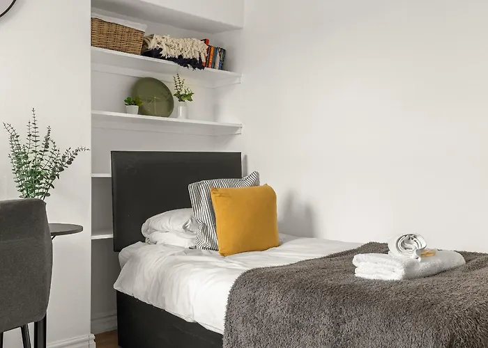 Station House - Long - York